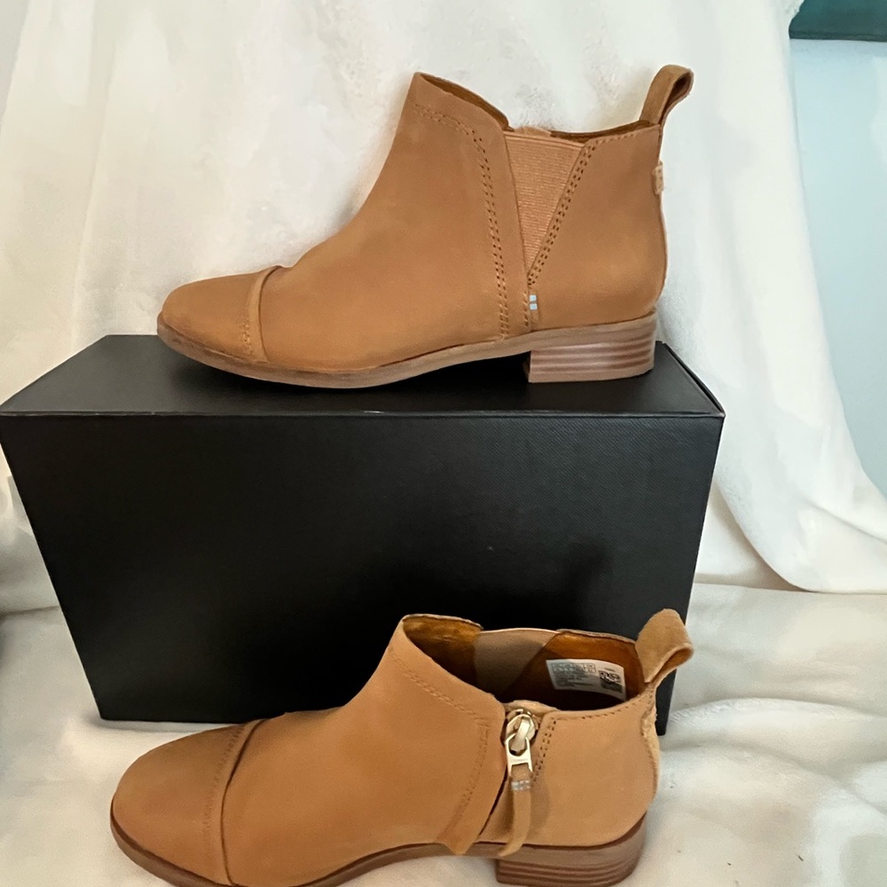 Tom’s woman Chic Tan Ankle Boots with Side Zipper